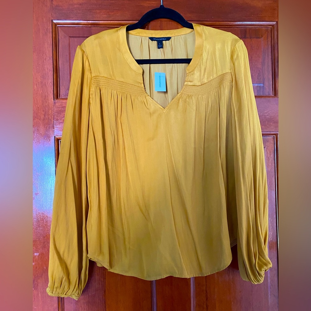 Yellow gold Banana Republic silky feel long sleeve top